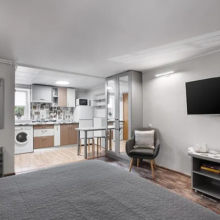 Апартаменти Near Park&sea With Balcony In The Historical Center *