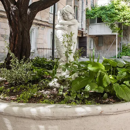 Near Park&sea With Balcony In The Historical Center Odessza