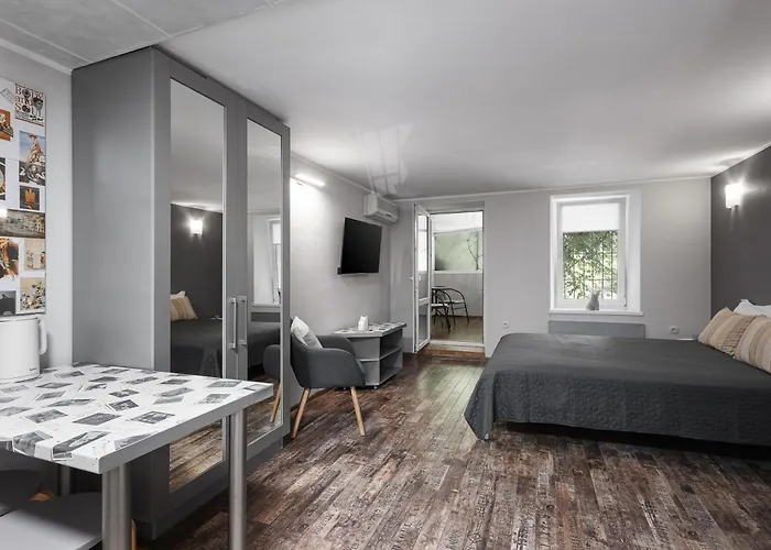 Near Park&sea With Balcony In The Historical Center Apartment